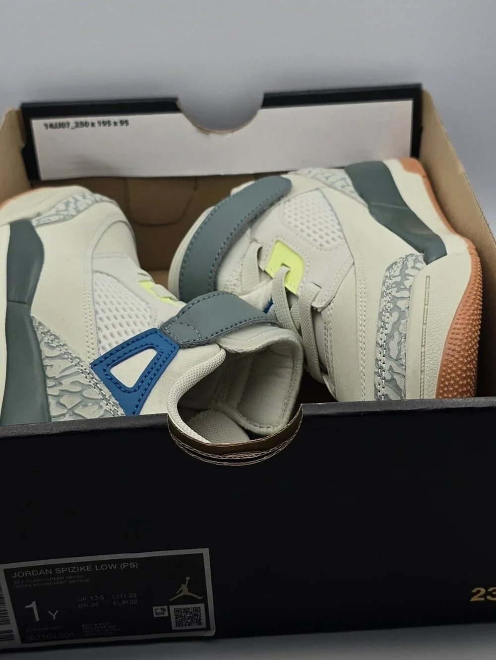 Jordan Spizike Low Kids Neutral, Navy & Lime Hook-and-Loop Sneakers